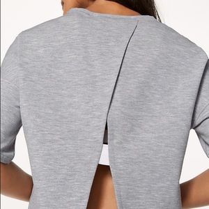 Lululemon cropped shirt